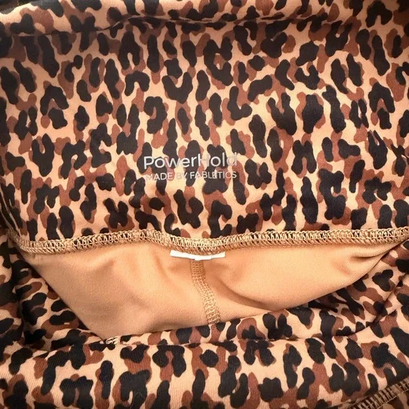 Fabletics Leopard Set - Picture 6 of 8